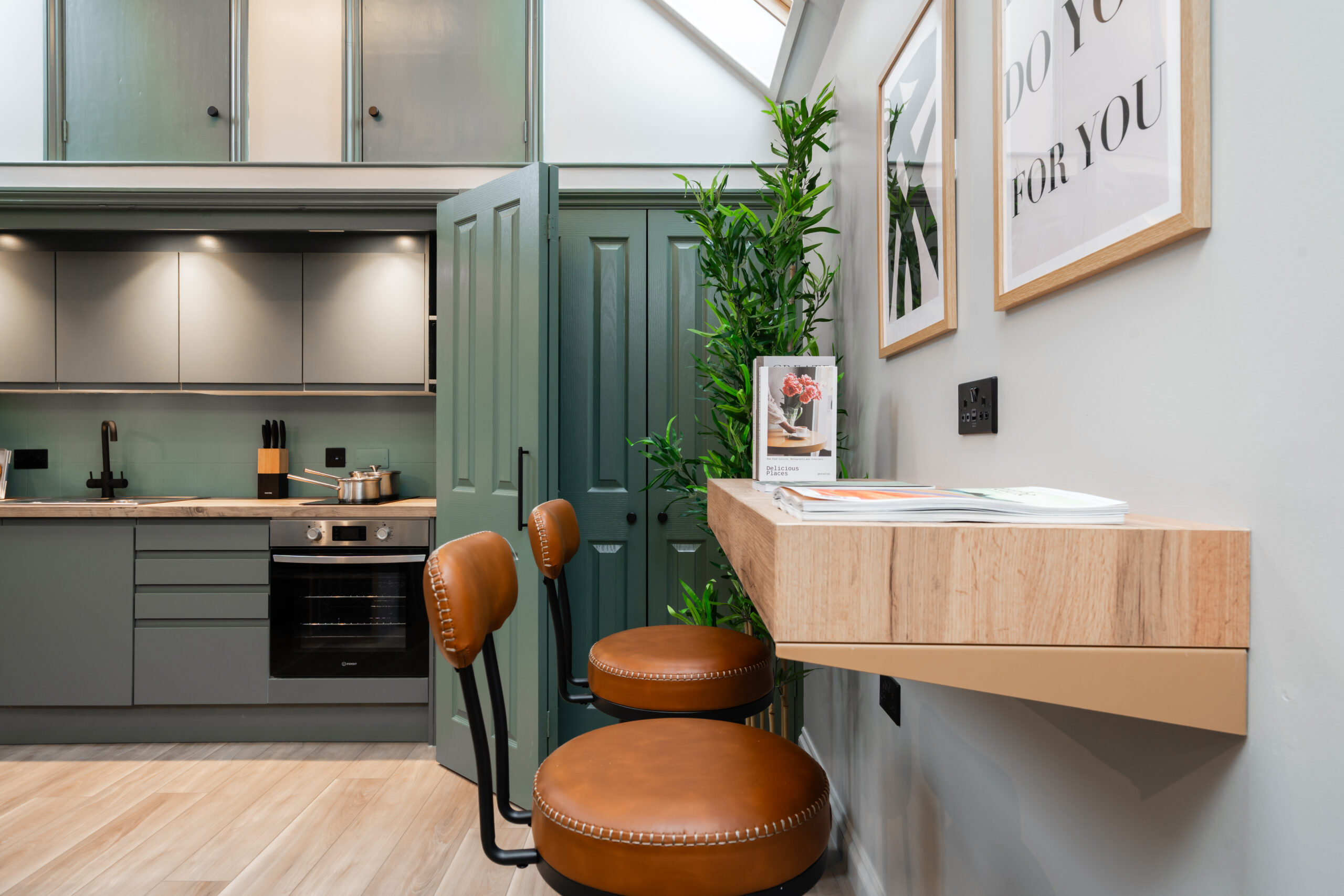 Modern kitchen and dining counter in B-Hive Living shared accommodation for apprentices in Bicester