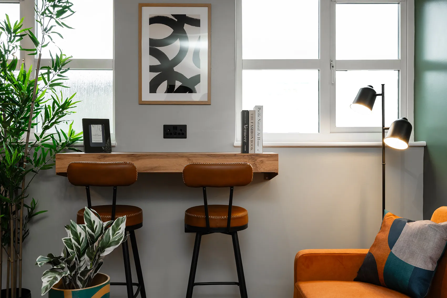 Oxford vs. Bicester Corporate Accommodation: A Cost and Commute Comparison